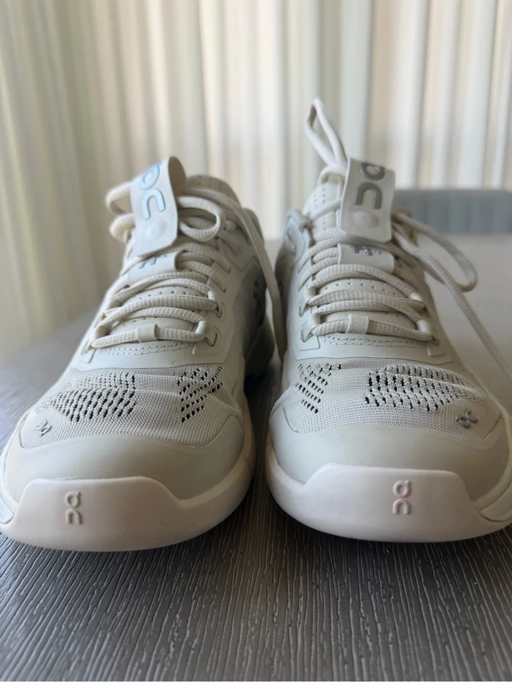 On Cloud Running women's Roger Pro Sneakers in Beige, tan and Cream